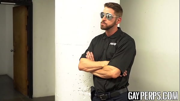 Young Asian Luke Truong tight ass drilled by Johnny Ford