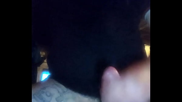 Чёкнутый мент снял на камеру смартфона как он дрочит свой хуй, кончает и выливает себе в рот свежую сперму! Русский мент оказался пидорасом! Гей глотает сперму!