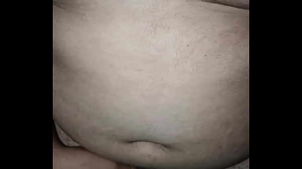 Gordo teton se orina encima