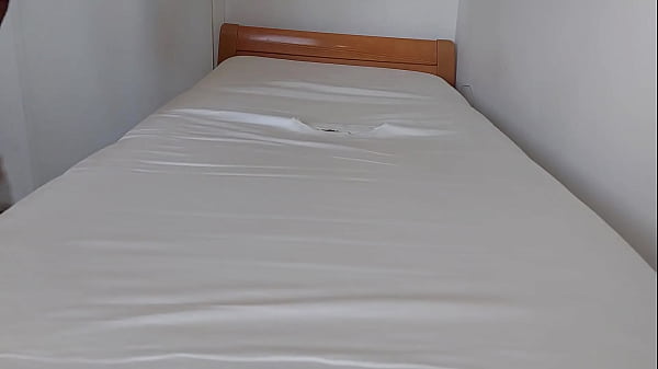 I fuck the hole in the mattress and ejaculate on the mattress 2