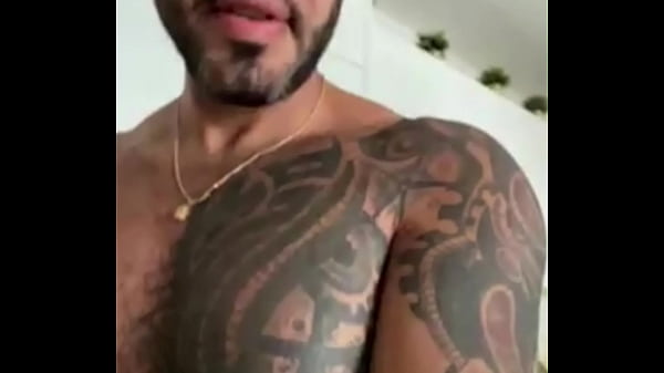 I play with me feets in your mouth and we licking togethers