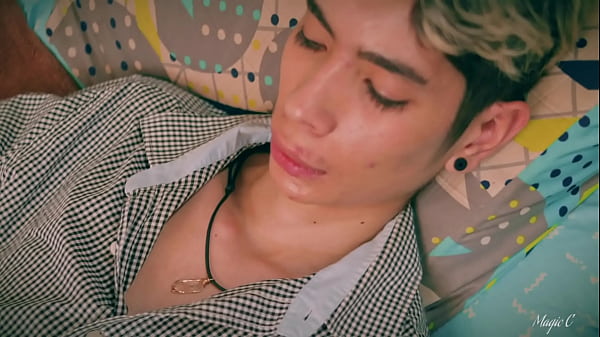 Jerking my big twink cock in bed until I shoot a thick load. Would love you to take it in your mouth.