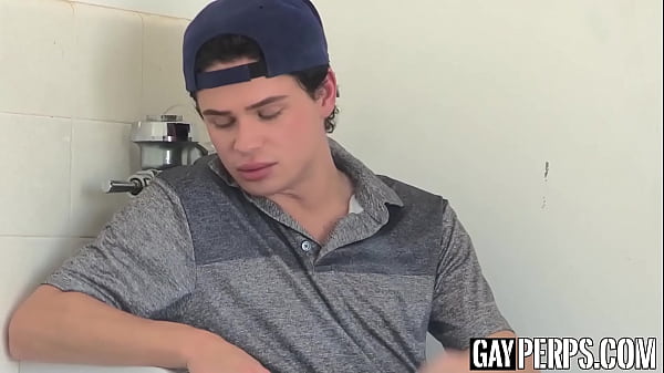 Kinky gay Dylan Hayes barebacked by BBC officer Dillion Diaz