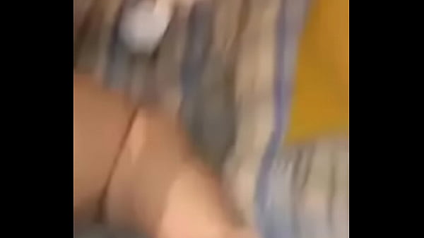 Mi culo disfruta este puño