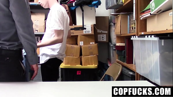 Shoplifting Guy Was Frisked and Searched – Copfucks