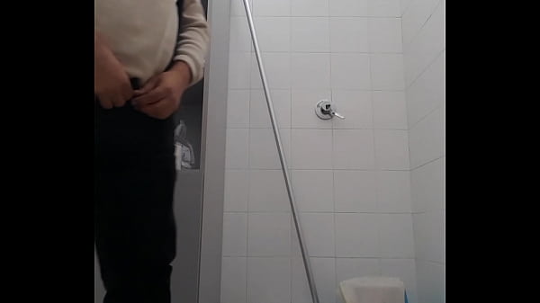 GG Pissing at office