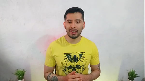 Vendedor de perfumes dotado penetra con sus 20cm a hombre sacerdote que le dio un masaje! Relato sexual