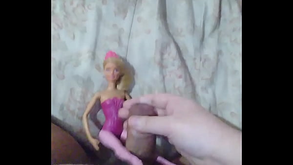 Gozando na barbie
