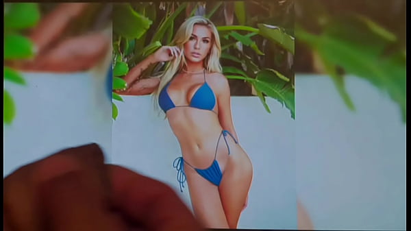 Masturbate for Julie Ambers