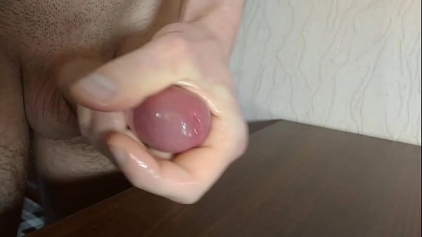 Sporty guy got horny and jerked off his dick – AlexHuff