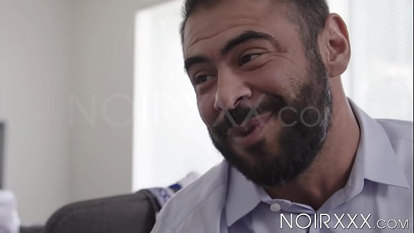 Bearded jock Draven Navarro penetrates the deepest parts of my ass