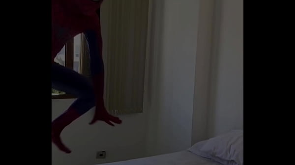 Ciclope x Homem Aranha