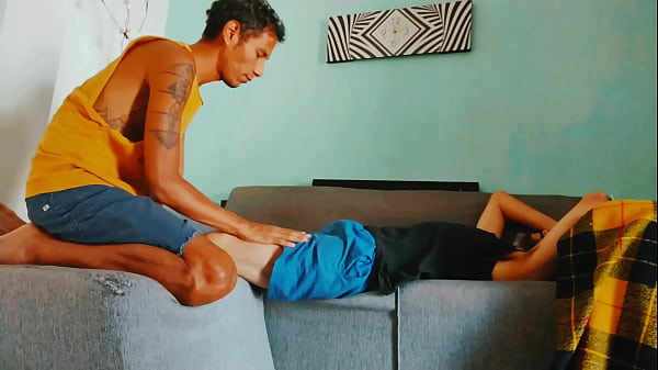 Me pidió que lo ayude a relajar…