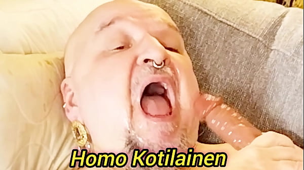 Homo Kotilainen and his new pissing dildo – Feb 23, 2025