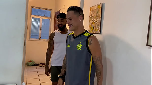 METENDO NO CU DO NEGÃO