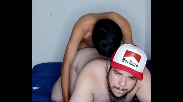 Prévia – A Mãe Do Novinho Não Imagina Que Ele Mete Em Homem Sem Parar Até Gozar Várias Vezes (COMPLETO NO XV RED E SHEER)