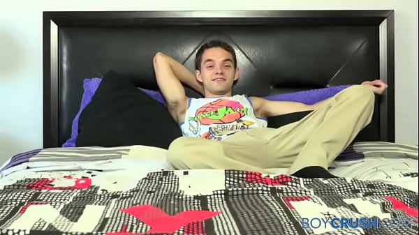 Slutty Marcus Rivers Loves Stretching His Little Pucker