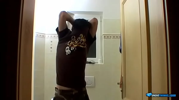 UndieTwinks: Jake Idol Gets Hard And Wet While Jacking His Huge Cock