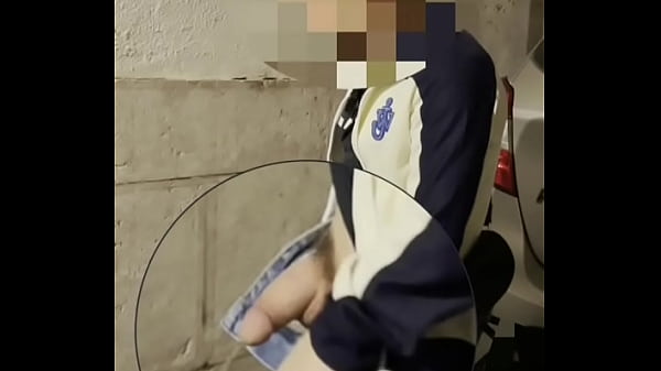 Amateur boy taking his fat cut cock out of his jeans and pissing in the street