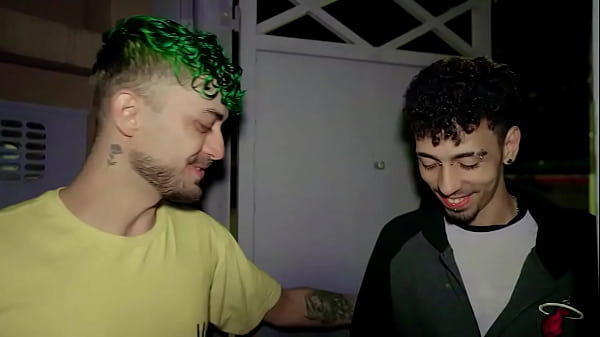 Sem perder a amizade fodi o cu do meu amigo FREE