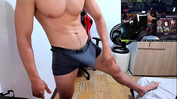 Un cuerpo real, un personaje virtual… pero el deseo es el mismo bailando desnudo