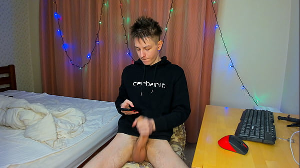 Smooth Twink Twists Pulsing Pole Till Thick Cum Endgame