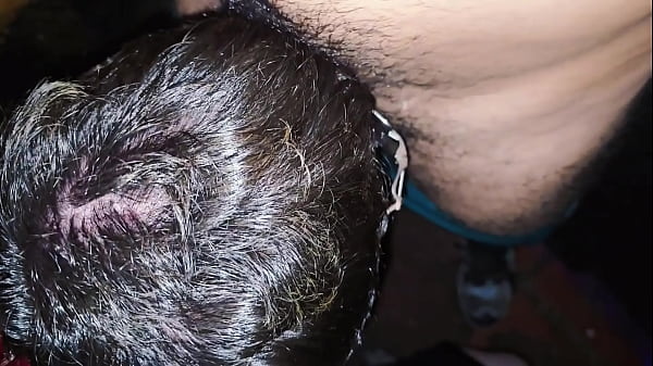 EMPURREI COM FORÇA NO CUZINHO NO NERD NO GLORY HOLLE.