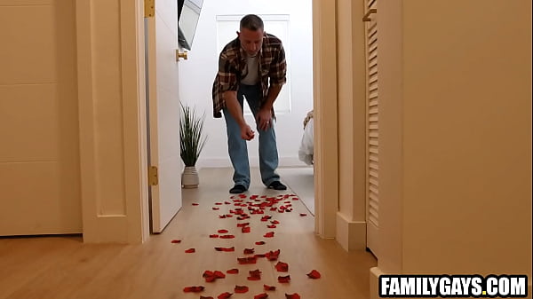 Stepdad Has No Idea He’s Rimming His Own Stepson