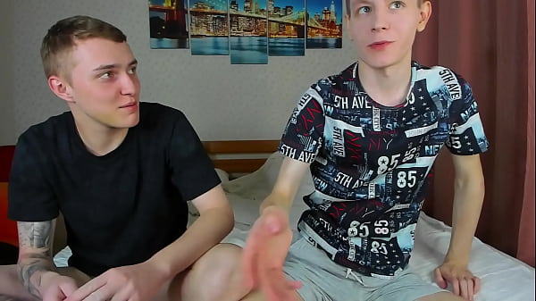 Cocky Skinny Twink Loves Worship From Pathetics